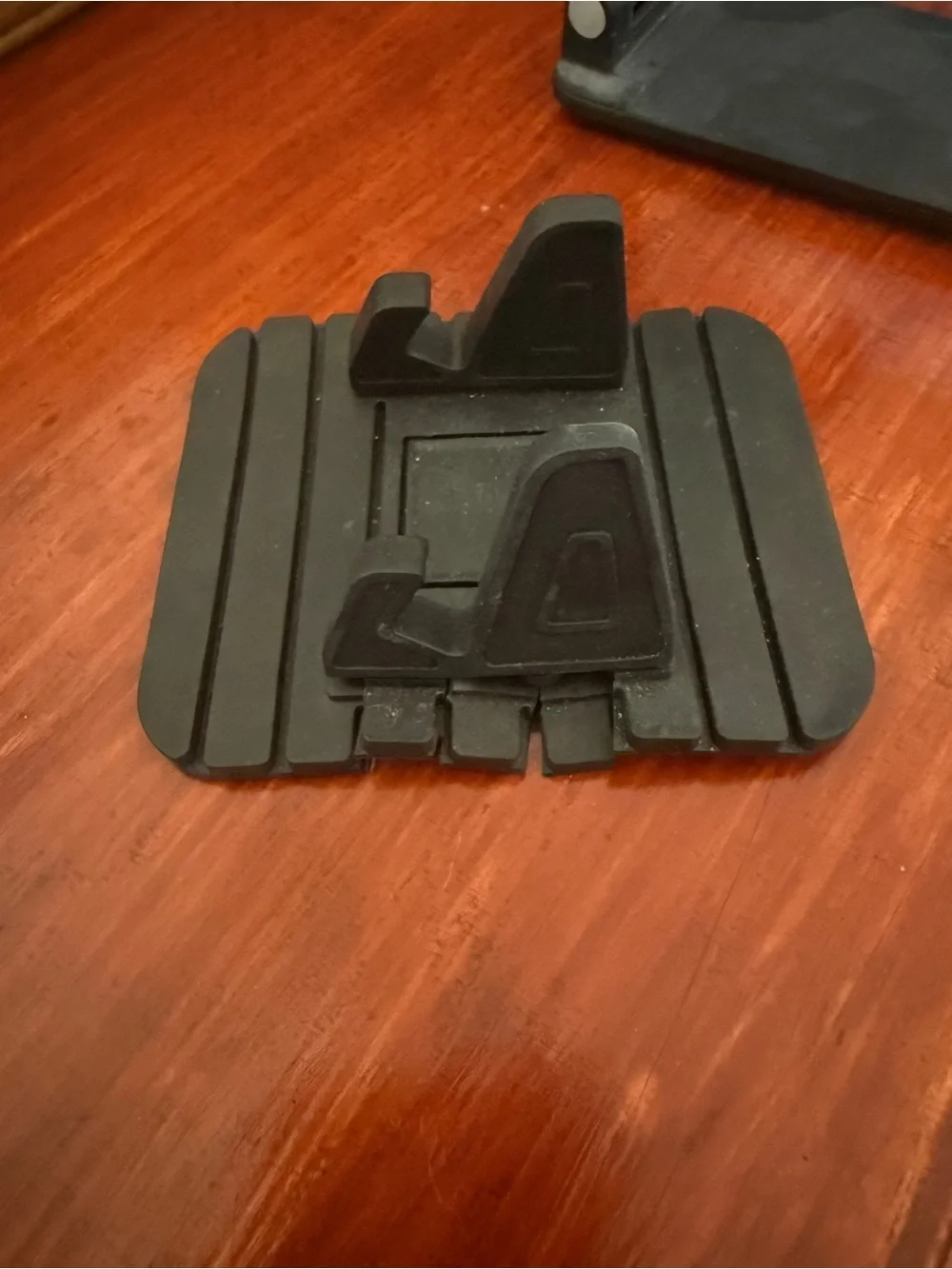 Universal T28 Phone Ring Holder and Stand - Black like new 3 different pieces